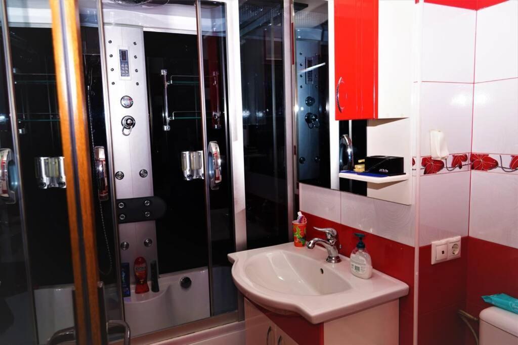 Home Away From Home Petrila Ngoại thất bức ảnh